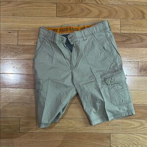 Olive Cargo Shorts with Classic Cut and Versatile Earth Tone